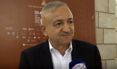 Vaqif Mustafayev "Əmək" ordeni ilə təltif olundu
