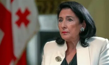 Gürcüstan Prezidentini istefaya göndərmək istəyirlər