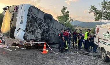 Türkiyədə ağır yol qəzası: 6 ölü, 43 yaralı