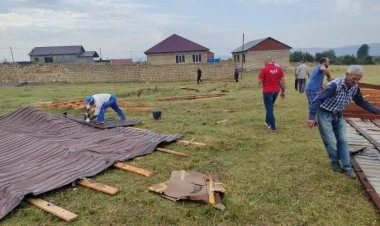 Şəkidə güclü yağış və qasırğa fəsadlar törədib
