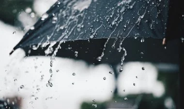 Sabah yağışlı havalar davam edəcək