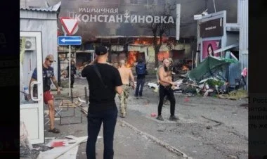 Rus qoşunları Konstantinovkada mərkəzi bazarı vurub