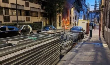 İranın Fransadakı səfirliyinə od vurublar FOTO