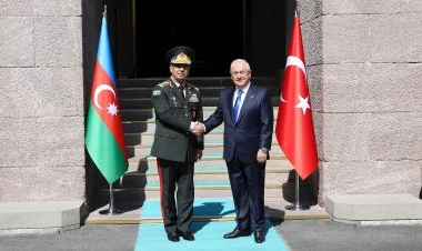 Azərbaycan və Türkiyənin müdafiə nazirləri telefonla danışıb