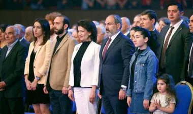 Paşinyan ailəsini İrəvandan qaçırdı