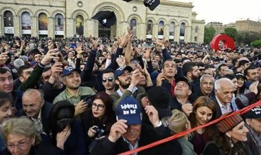 İrəvanda kütləvi etiraz aksiyası başlayıb