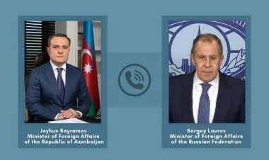 Ceyhun Bayramovla Sergey Lavrov telefonla danışıb