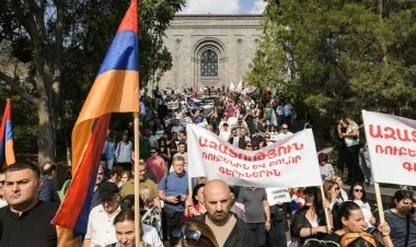 İrəvanda Vardanyana dəstək mitinqi keçirilir
