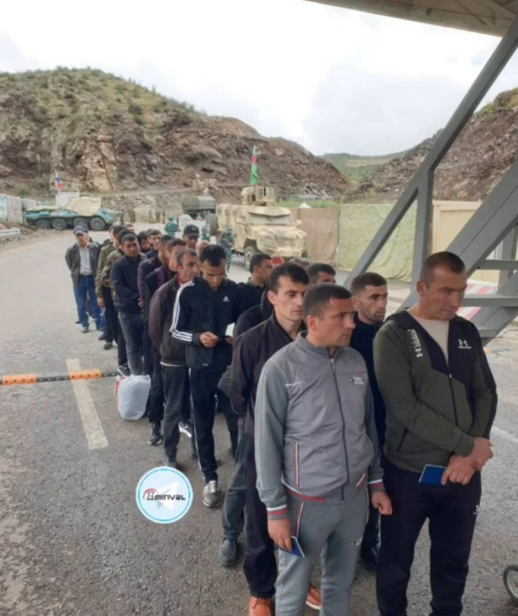 Daha 183 kişi Laçın DSKM-dən keçib Ermənistana yollandı