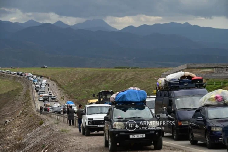 Rəsmi İrəvan: Qarabağdan 50 243 erməni könüllü köçdü