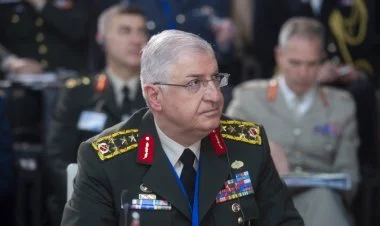 Türkiyənin müdafiə naziri Ermənistana çağırış edib