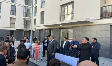 Füzuliyə köçürülən 28 ailəyə mənzillərinin açarları verildi