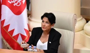Zurabişvilini istefaya göndərmək mümkün olmadı