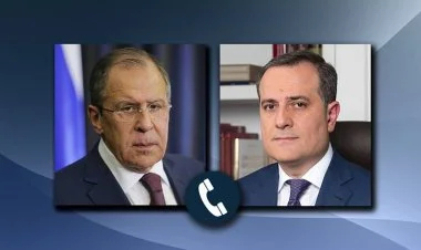 Sergey Lavrov Ceyhun Bayramovla telefonla danışıb