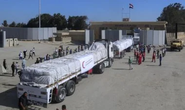 Qəzzaya humanitar yük daşıyan 60 avtomobil daxil olub