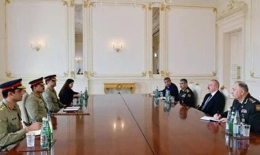 İlham Əliyev Pakistan Quru Qoşunları komandanını qəbul edib