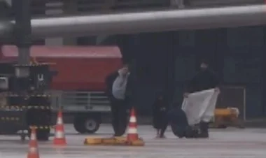 Hamburqda silahlı şəxs polisə təslim olub VİDEO