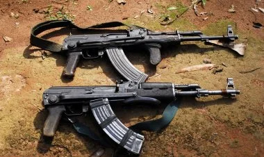 Vətəndaşlar qanunsuz silahları polisə könüllü təhvil verdi