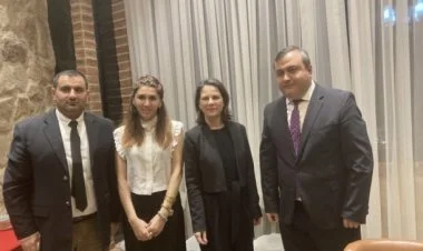 Bir yalanın izi ilə və ya Annalena Berbokun Bakı səfəri