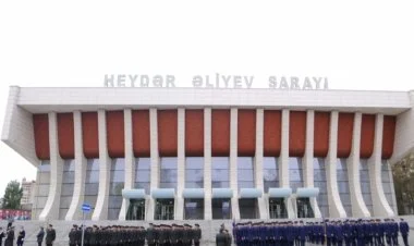 Zəfər Günü yürüşü VİDEO