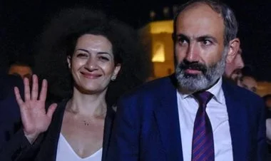 Paşinyan həyat yoldaşı ilə Münhenə getdi FOTO