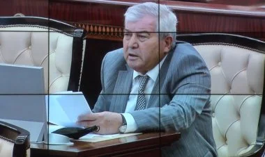 Sabir Rüstəmxanlı ailəsinin də VİP salonda getməsini istəyir