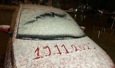 İstanbula ilin ilk qarı yağıb