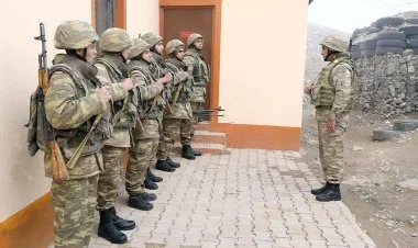 Ön xətdə xidmət edən hərbçilərin qışa hazırlığı VİDEO