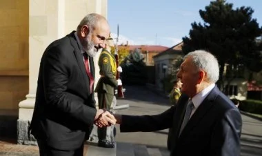 Bakıdan İrəvana gedən İraq Prezidenti erməniləri təriflədi