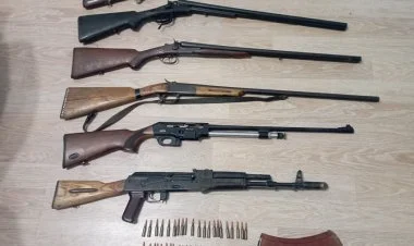 Sənədsiz silahlar polisə təhvil verildi