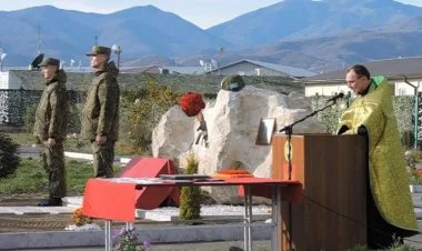 Sülhməramlılar Qarabağda abidə qoydu FOTO