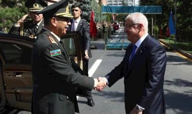 Türkiyə müdafiə naziri Azərbaycana gəldi
