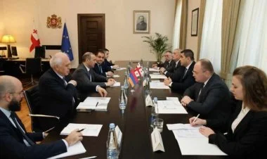 Armen Qriqoryan Tbilisidə Azərbaycanla sülhü müzakirə edir