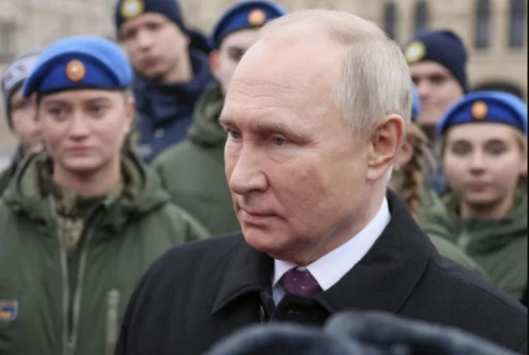 "Reuters": Putin yeni prezidentlik müddətinə namizəd olacaq