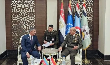 Müdafiə naziri misirli həmkarı ilə görüşüb