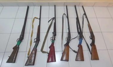Şirvanda silahlar polisə təhvil verildi