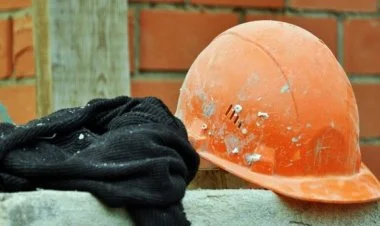 Abşeronda usta 7-ci mərtəbədən yıxılaraq ölüb