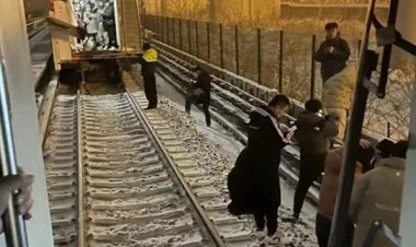 Pekin metrosunda 2 qatar toqquşub, 515 nəfər xəsarət alıb