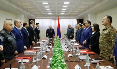 Paşinyan Ermənistan-Azərbaycan münasibətlərini müzakirə edib