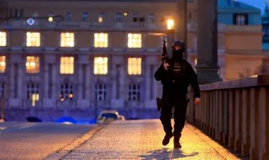 Praqa universitetində atışma: 14 ölü FOTO