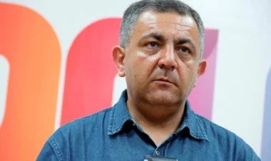 Mühacirətdə olan Ərəstun Oruclu Prezident olmaq istəyir