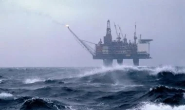 Xəzər dənizində dalğanın hündürlüyü 4 metr təşkil edib