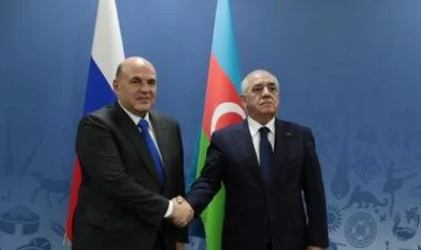 Mişustin Əsədova zəng edib