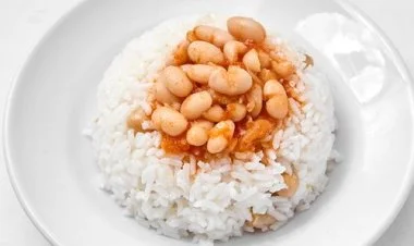 Türkiyədə 130 tələbə qidadan zəhərlənib