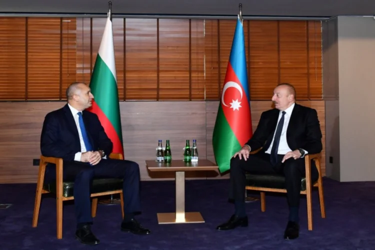 İlham Əliyev Bolqarıstan Prezidenti ilə təkbətək görüşüb