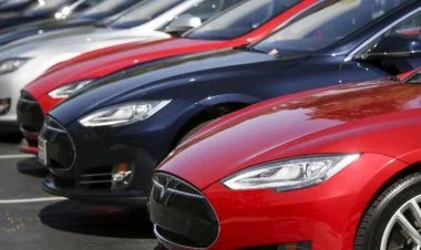 "Tesla" 1.6 milyon elektromobili geri çağırdı
