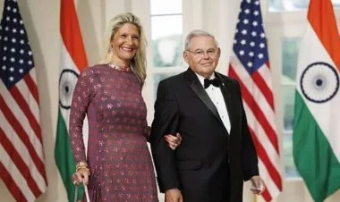 Ermənipərəst senatora qarşı yeni ittihamlar irəli sürülüb