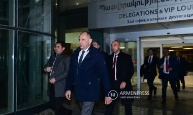 Yunanıstanın xarici işlər naziri Ermənistana səfərə gəlib