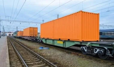 Bu ilin ilk konteyner qatarı Azərbaycana çatdı