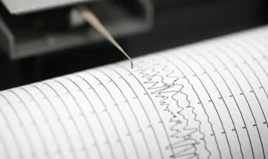 İndoneziya sahillərində 5,5 bal gücündə zəlzələ baş verib